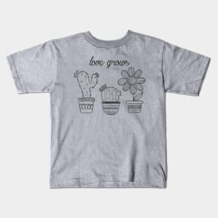 love grows Kids T-Shirt